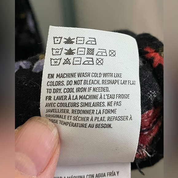 American Eagle crop‎ black floral top size XL - Picture 5 of 8